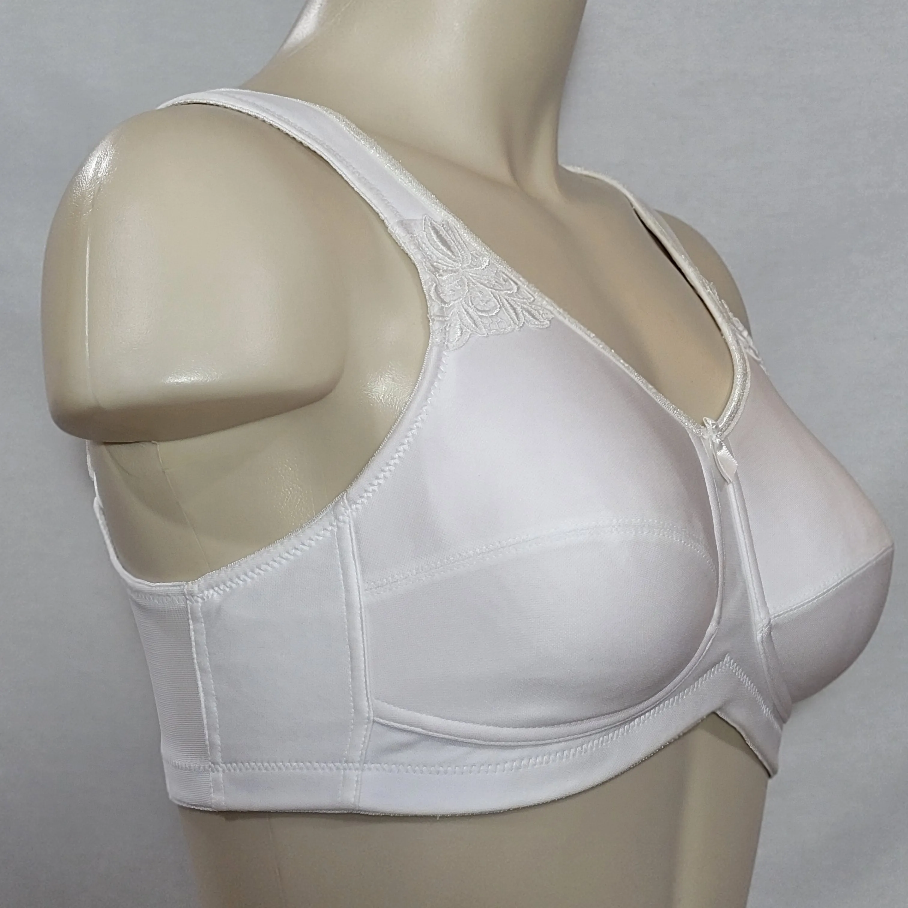 Amoena 2153 Kelly Soft Cup Pocketed Wire Free Mastectomy Bra 34B White