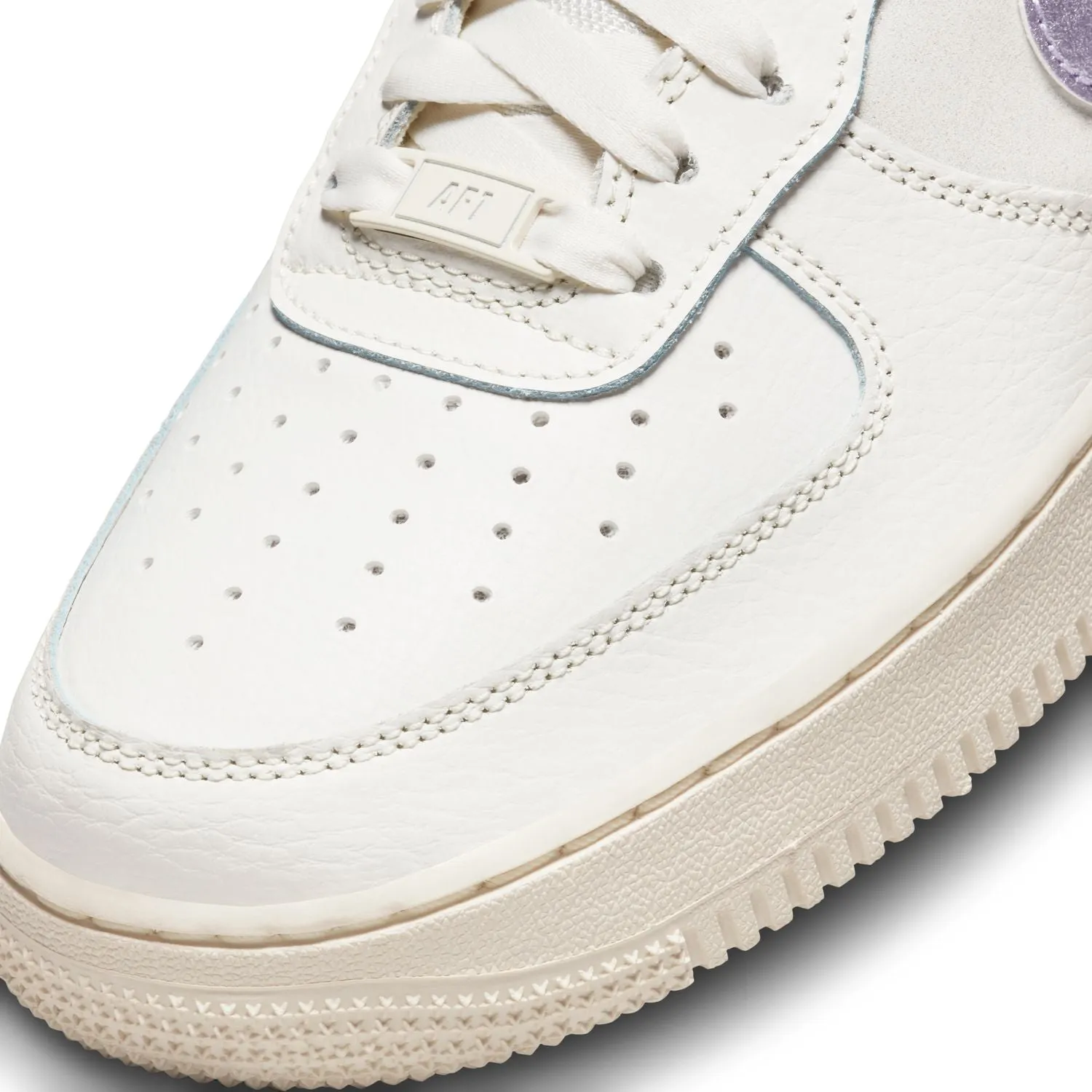 Wmns Air Force 1 '07 Ess 'Metallic Purple'